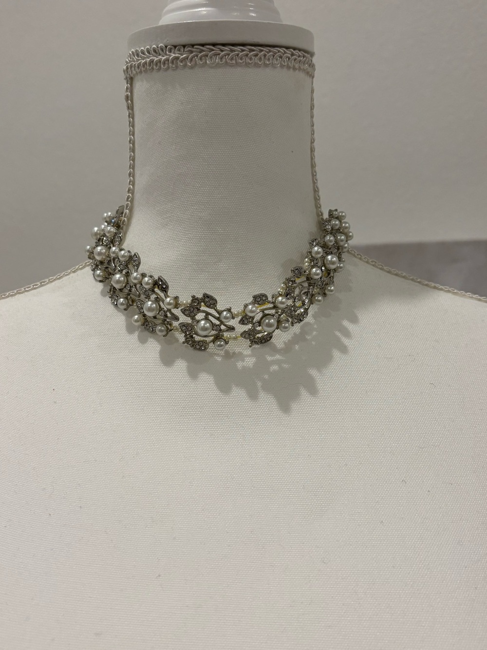 Pearl and Crystal Floral Choker Necklace - Silver Tone